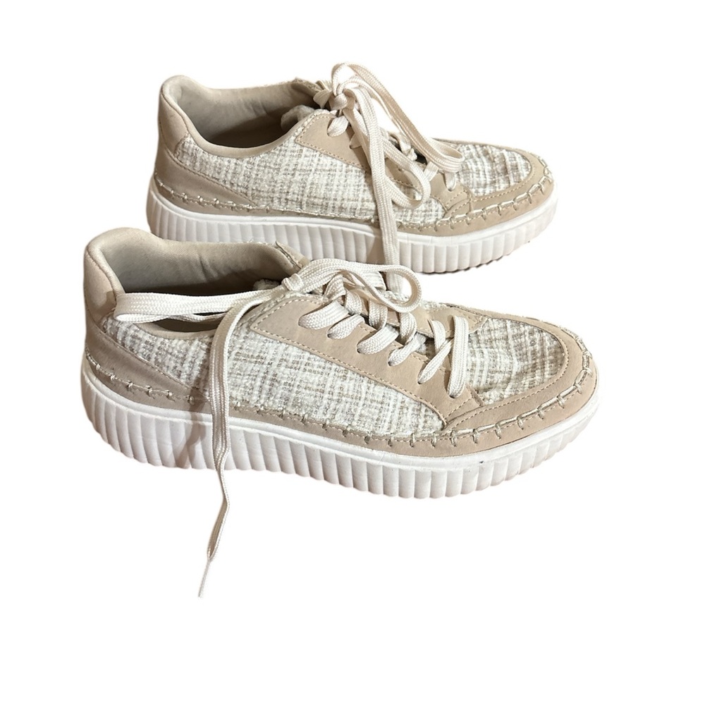 Serra Women's Athletic Shoes 7 Beige & White Shoe runs big.
